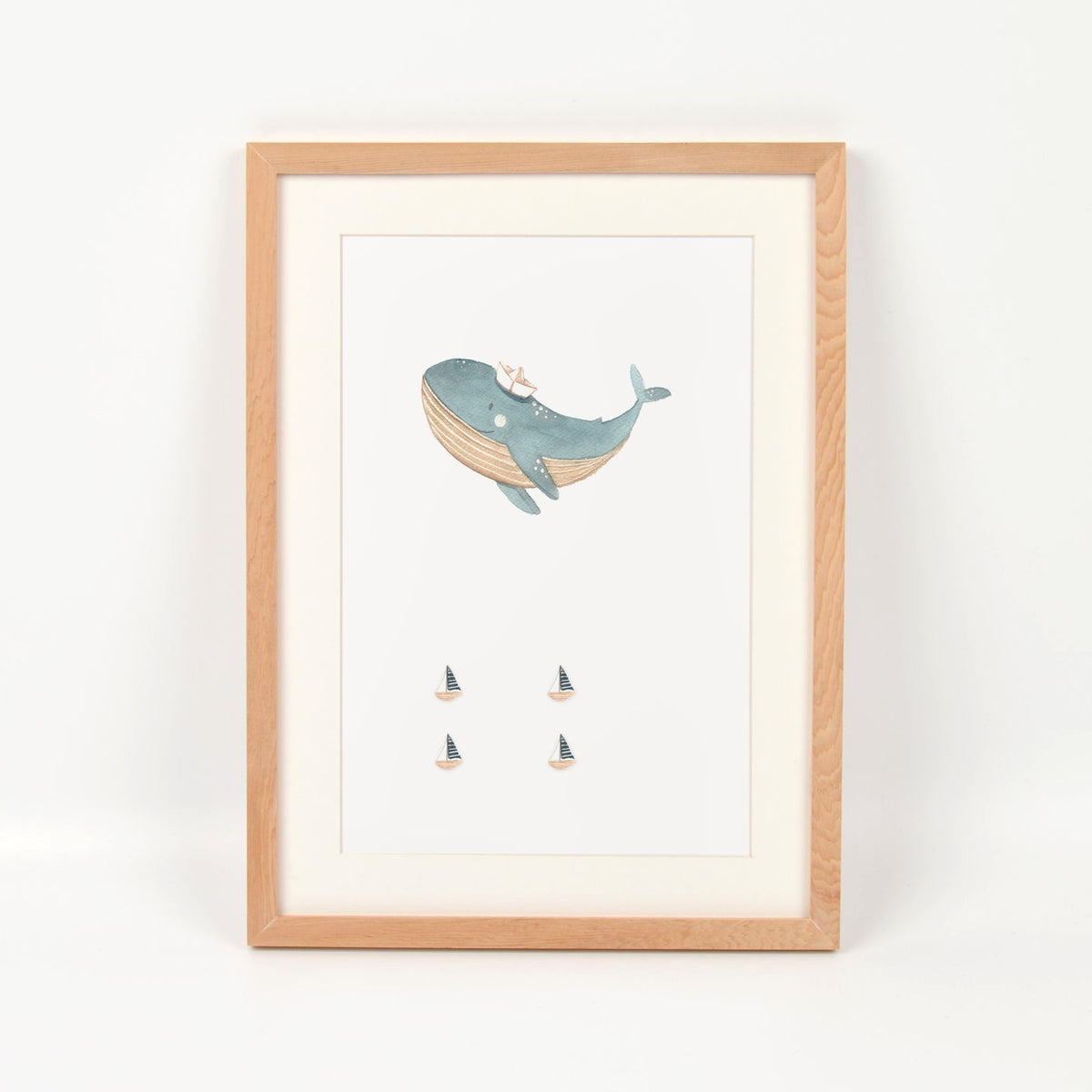 Ballena con veleros enmarcado en madera nativa