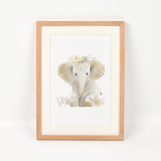 Elefante con flores enmarcado en madera nativa